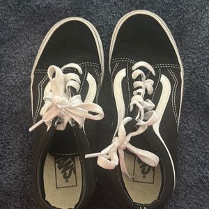 Gently worn lace Vans.  Men’s 6.  Women’s 7.5